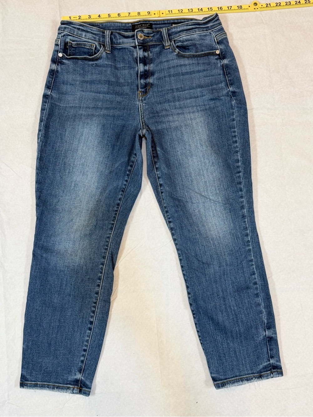 Judy Blue Mid Rise Clean Boyfriend Jeans Medium Wash Size 13/31 JB82277MD